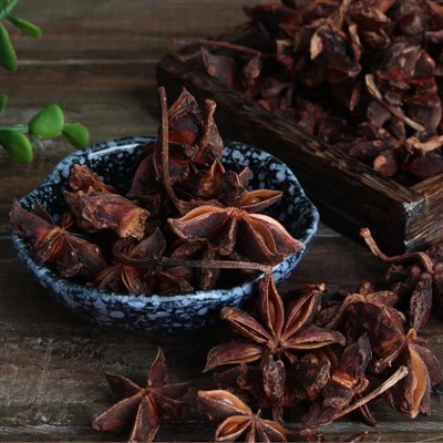 Октагонални плодове от дърво